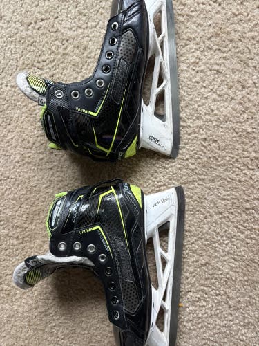2024 Bauer Supreme M40 Hockey Skates Size 5.5 (Used)