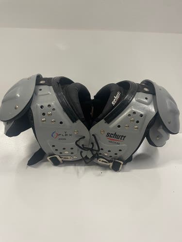 Medium Youth Schutt Y Flex Shoulder Pads (Used)