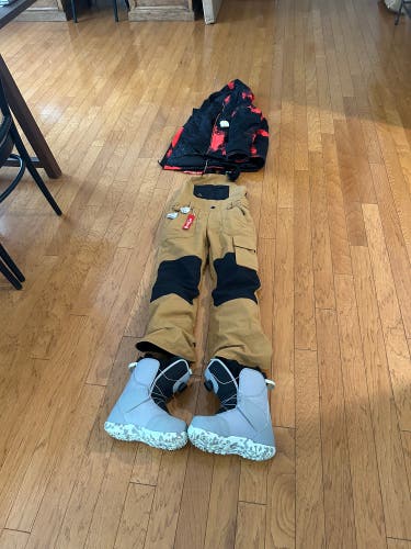 Kid's 4Y (Big Kids / Youth) Burton Mint Boa Snowboard Boots Medium Flex All Mountain (New)
