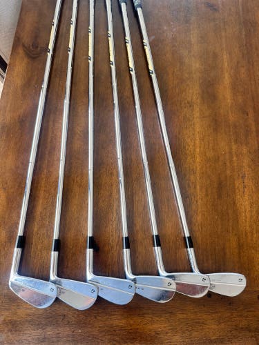 2019 TaylorMade P7TW Right Handed Iron Set Extra Stiff Flex 6 Pieces (Used)
