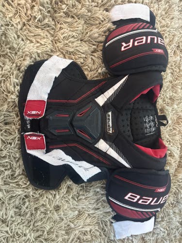 Men's Small Youth Bauer NSX Shoulder Pads (Used)