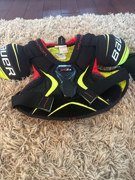 Men's Large Junior Bauer Vapor X2.9 Shoulder Pads (Used)