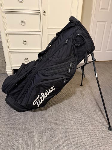 Titleist Hybrid 14 Bag (Used)
