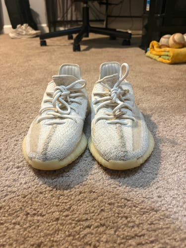 White Unisex 6.5Y (Big Kids / Youth) Youth Adidas Yeezy Shoes (Used)