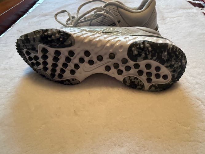 Gray Women's Size M 9.0 (W 10.0) Nike Alpha Huarache Elite 4 Low Top Turf Cleats (New)