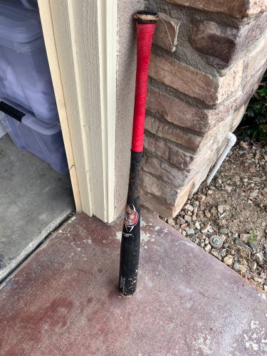 2020 Louisville Slugger C243 Maple Bat 32 oz 34" (Used)