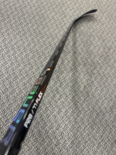 Senior Black Bauer Vapor Flylite Left Hand Hockey Stick P28 77 Flex (New)