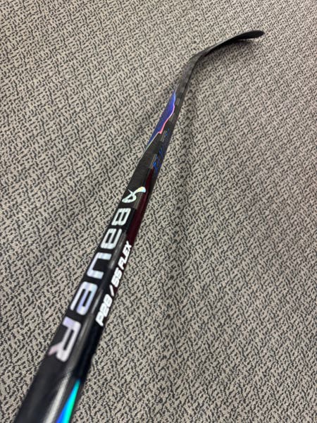 Intermediate Blue Bauer Vapor Flylite Left Hand Hockey Stick P28