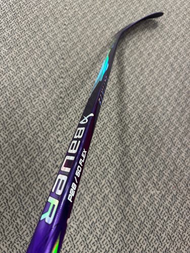 Junior Purple/Teal Bauer Vapor Flylite Left Hand Hockey Stick P28 50 Flex (New)