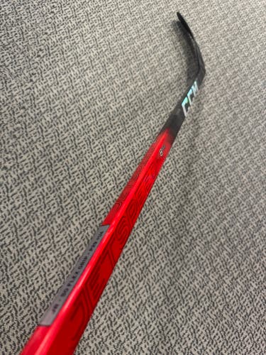 Junior Red CCM JetSpeed FT8 Pro Right Handed Hockey Stick P29+1/4 50 Flex (New)