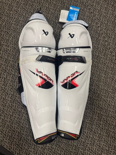 Senior Bauer Vapor Flypro 17" Shin Pads (New)