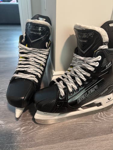 Black/Gray 2024 Bauer Supreme M50 Pro Hockey Skates Extra Wide Width 7.5 (Used)