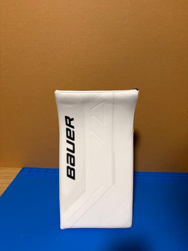 Brand New Bauer Fuse Blocker SR White 
* Send offers *