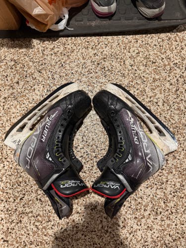 Black/Gray 2021 Bauer Vapor Hyperlite Hockey Skates Size 8 (Used)