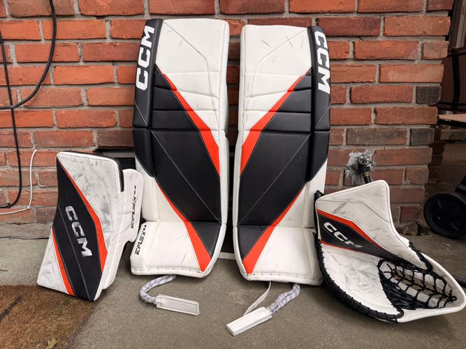 34" +1.5 2024 CCM Extreme Flex 6.9 Regular Goalie Full Set (Used)