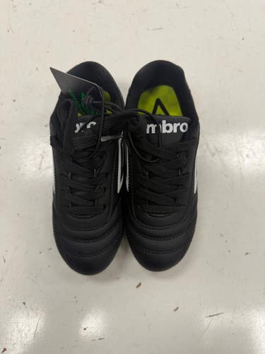 Used Umbro Soccer Cleats Black Youth 11.0 11860-S000312727