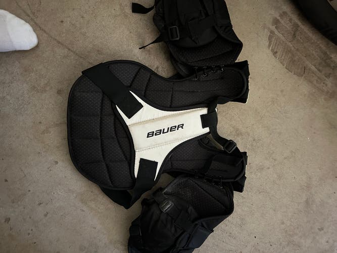Small Bauer Prodigy 2.0 Goalie Chest Protector (Used)