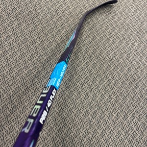 Junior Purple/Teal Bauer Vapor Flylite Left Hand Hockey Stick P28 40 Flex (New)