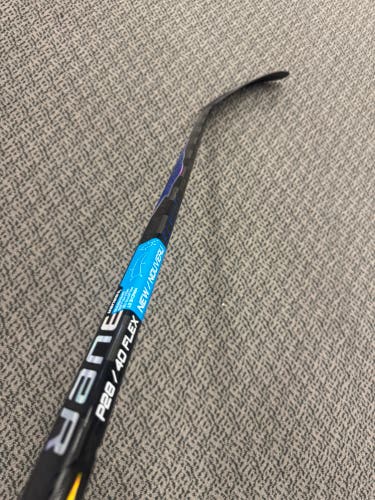 Junior Blue Bauer Vapor Flylite Left Hand Hockey Stick P28 40 Flex (New)
