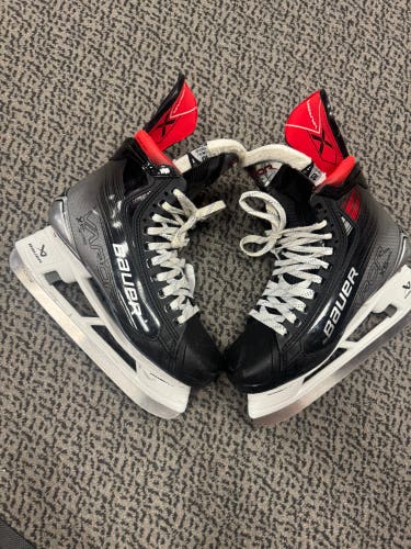 USED ONCE Bauer Vapor X5 Pro Hockey Skates 10 (Used) Fit 1