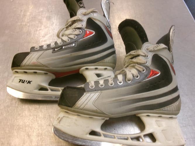 Used Bauer VAPOR XII Senior Hockey Skate Senior 6 11339-S000204716