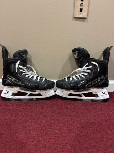 CCM JetSpeed FT8 Pro Hockey Skates Regular Width Pro Stock 9.5 item#SK8CM
