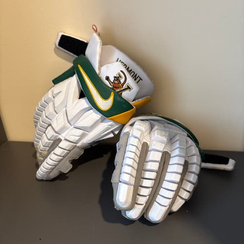 UVM Lacrosse White Nike Vapor Gloves Size Large