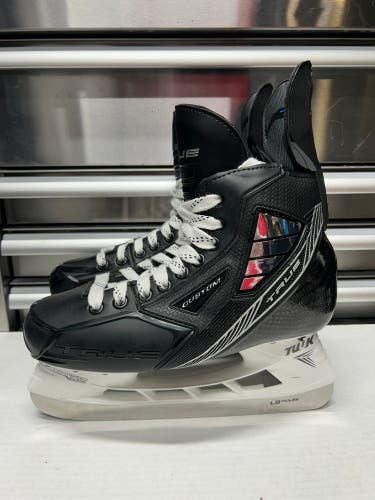 True Custom SVH Pro Skate Size 7.5 Wide Width 263mm (New) NHL Prostock