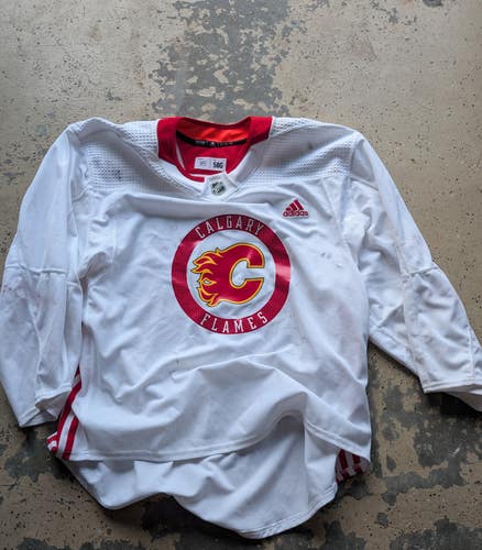 Pro Stock Adidas Calgary Flames Practice Jersey (58G)