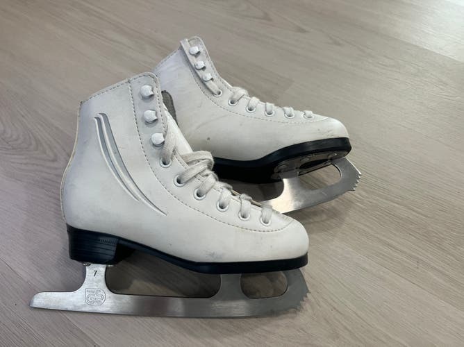 Cascade Figure Skates Junior 11 (Used)