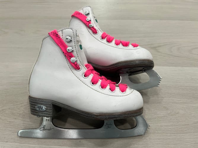 Riedell Figure Skates Junior 11 (Used)