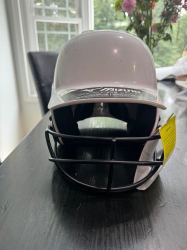 Small / Medium Mizuno F6 Batting Helmet (New)