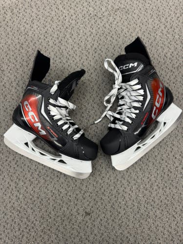 OUT OF BOX CCM JetSpeed FT860 Hockey Skates Size 4 (New) Regular Width