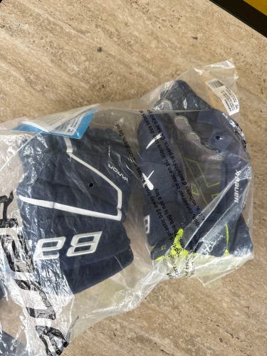 Bauer Vapor 3X Pro Gloves 11" (New)