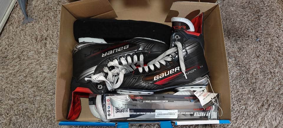 Bauer Vapor X4 Hockey Skates Size 10 Fit 2 (Used)