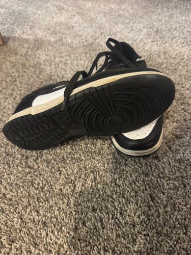 White Unisex Size M 8.5 (W 9.5) Adult Nike Dunk Low Shoes (Used)