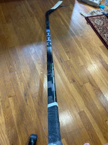 Senior CCM Ribcor Trigger 10 Pro Right Handed Hockey Stick P29+1/4 75 Flex (Used)