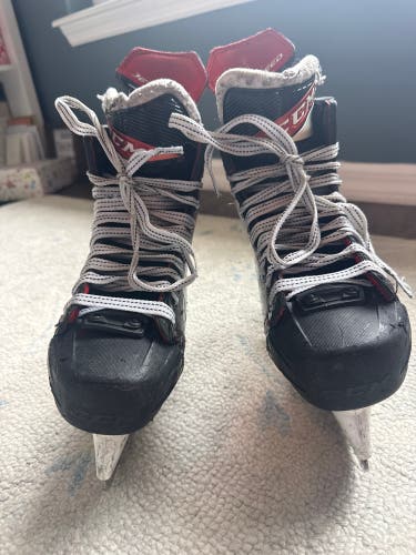 CCM JetSpeed Hockey Skates Size 6 (Used)