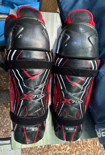 Bauer Vapor X700 Shin Pads