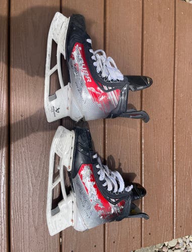 *NO STEEL* Red 2023 Bauer Vapor Hyperlite 2 Hockey Skates Regular Width Pro Stock 9.5 (Used)