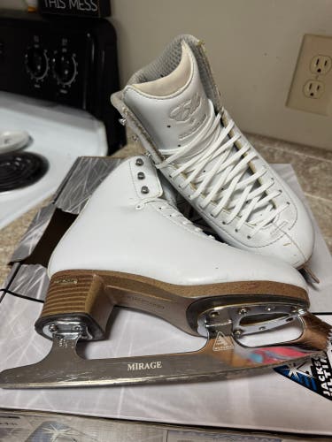 Size 3.5 Jackson Ultima Elle 2131 Figure Skates B Junior (Used) kids