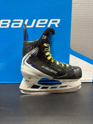 2025 Bauer Vapor Flylite Hockey Skates Regular Width 13.5 (Used)
