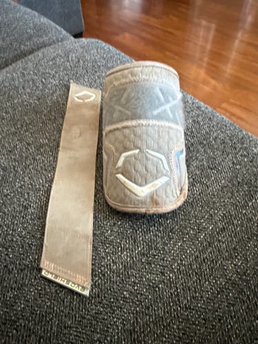 White EvoShield Elbow Guard Elbow Protection (Used)