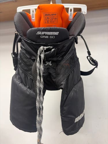 Junior Small Bauer Supreme One60 Hockey Pants (Used)