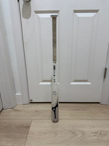 2024 Mizuno Finch Alloy Bat (-13) 17 oz 30" (Used)