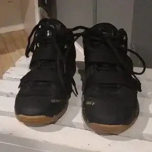 Kid's 3Y (Big Kids / Youth) Shoes (Used)