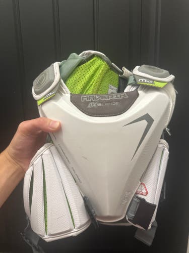 Medium Adult Maverik MAX EKG Shoulder Pads (Used)