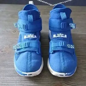 Kid's 6.5Y (Big Kids / Youth) Nike Shoes (Used)
