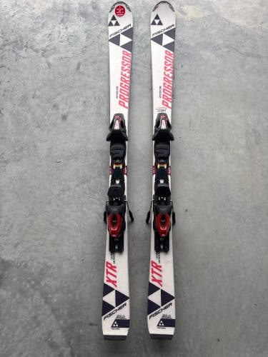 Fischer Progressor XTR 140 cm Skis With Fischer RS 10 Bindings (Used)
