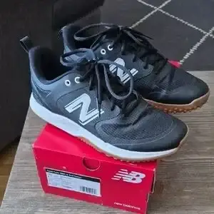 Men's Size M 9.0 (W 10.0) New Balance (Used)
